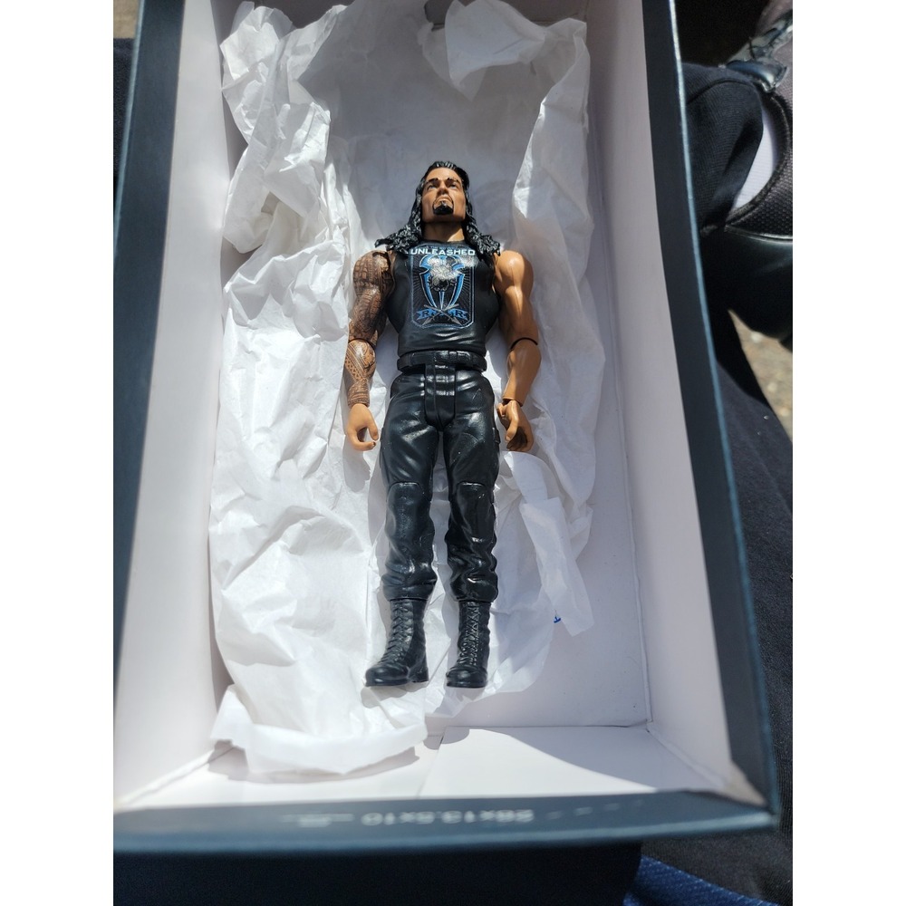 Mattel WWE Roman Reigns The Big Dog Unleashed Action Figure Excellent!